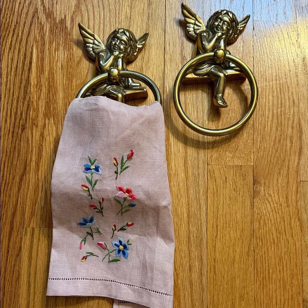 Angel Ring Wall Hooks in Gold – Decorative Cherub Hanging Hooks (Pair)
